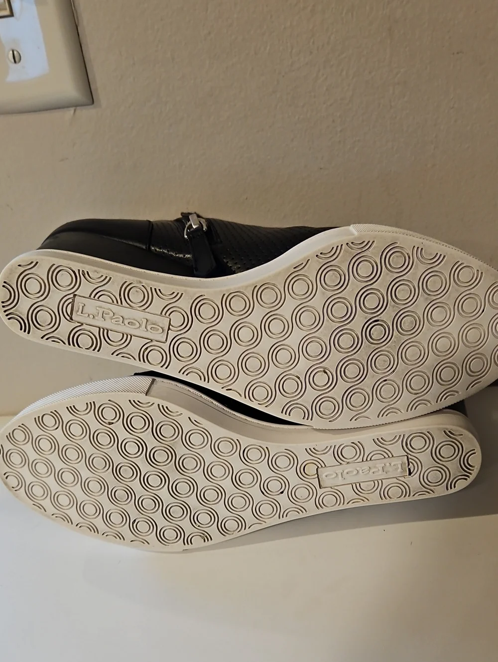 LINEA PAOLO  FELICIA Black Perforated Wedge Ankle Sneakers Boots sz 6.5
